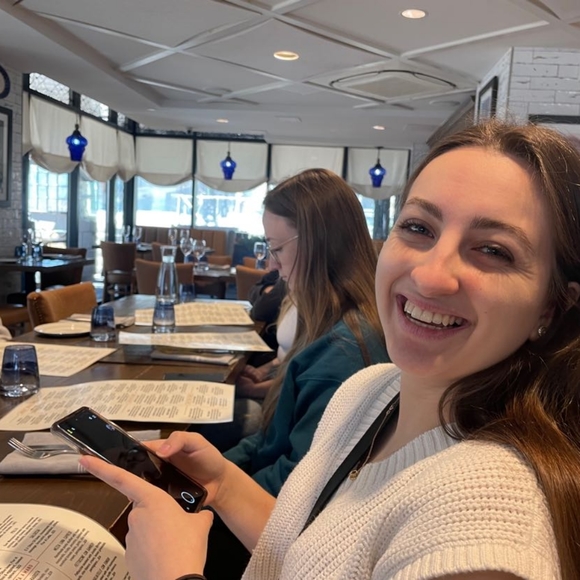 Meet your Posher, Isabella - Picture 3 of 3